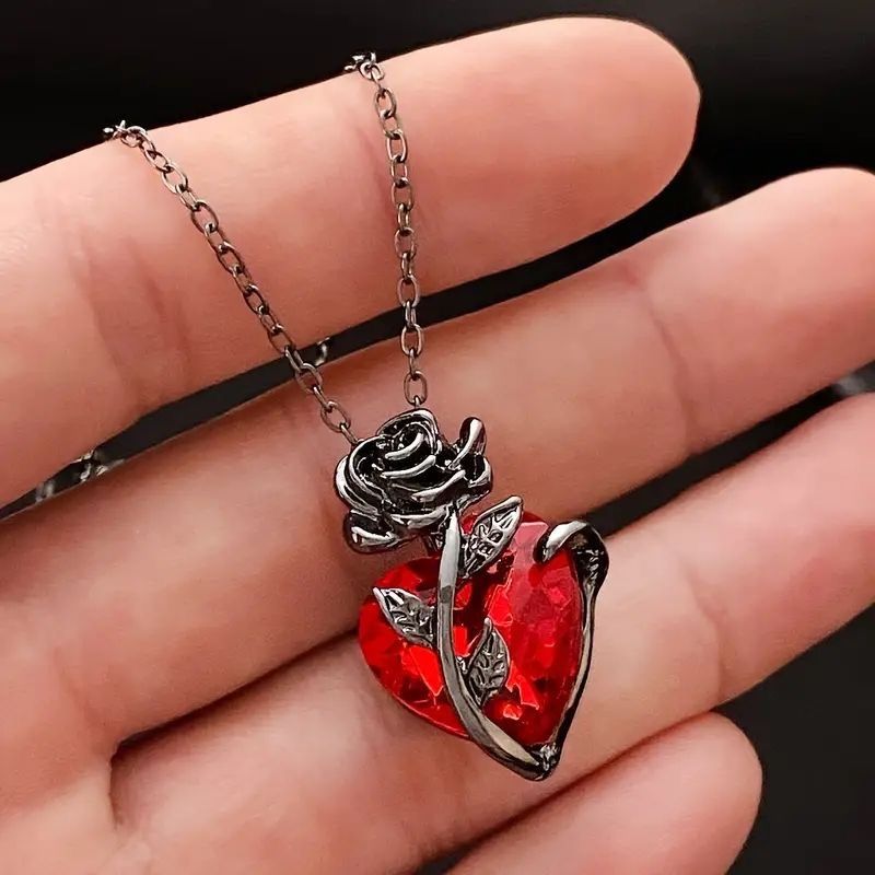 Temperament Light Luxury Niche Design Love Rose Necklace Gothic Dark Design Tangled Flowers Heart-Shaped Collarbone Chain Birthday Gift
