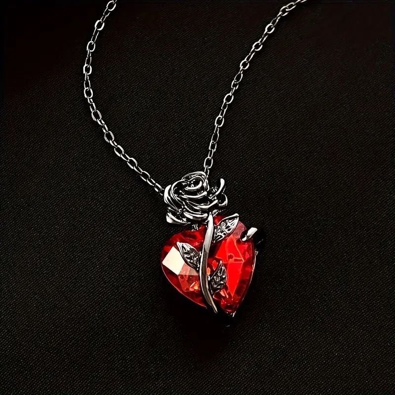 Temperament Light Luxury Niche Design Love Rose Necklace Gothic Dark Design Tangled Flowers Heart-Shaped Collarbone Chain Birthday Gift