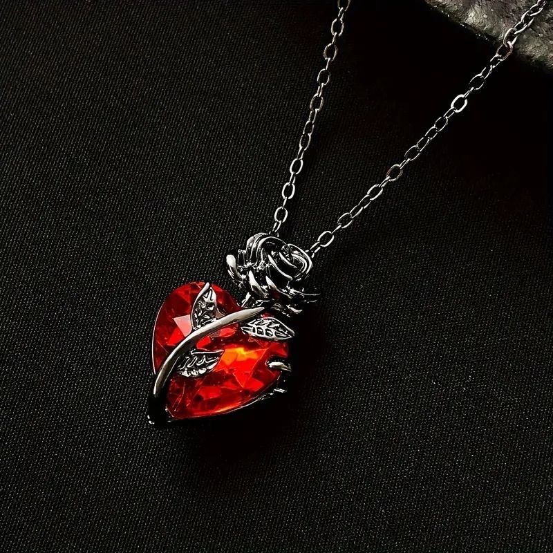 Temperament Light Luxury Niche Design Love Rose Necklace Gothic Dark Design Tangled Flowers Heart-Shaped Collarbone Chain Birthday Gift