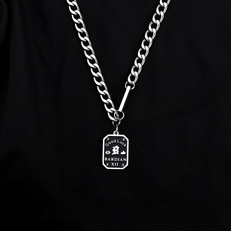 Trendy Nameplate Necklace For Men And Women Versatile Design Light Luxury Niche Fashion Men's And Women's Letter Clavicle Chain