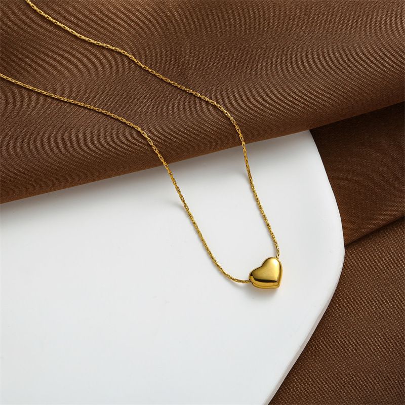 Hot Sale Compact Exquisite Titanium Steel Heart-Shaped Golden Necklace For Women Featuring Elegant Design Non-Fading Metal Heart-Shaped Clavicle Chain