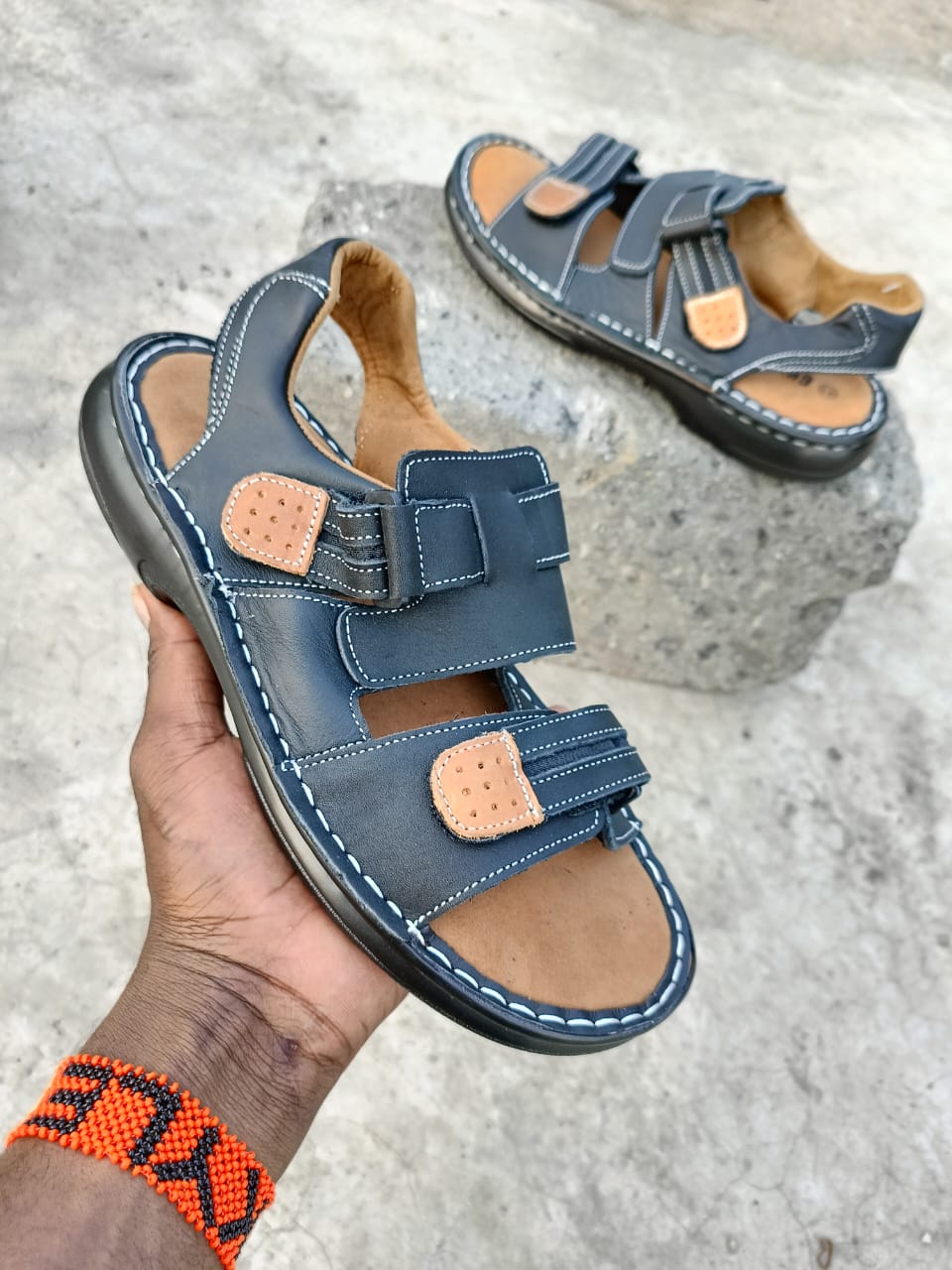 Opens men Sandals Men's Summer New Sandals and Slippers Men's Sandals Adult Beach Open Shoes Non-slip Open-toe  Sandals
Sizes (40-45)