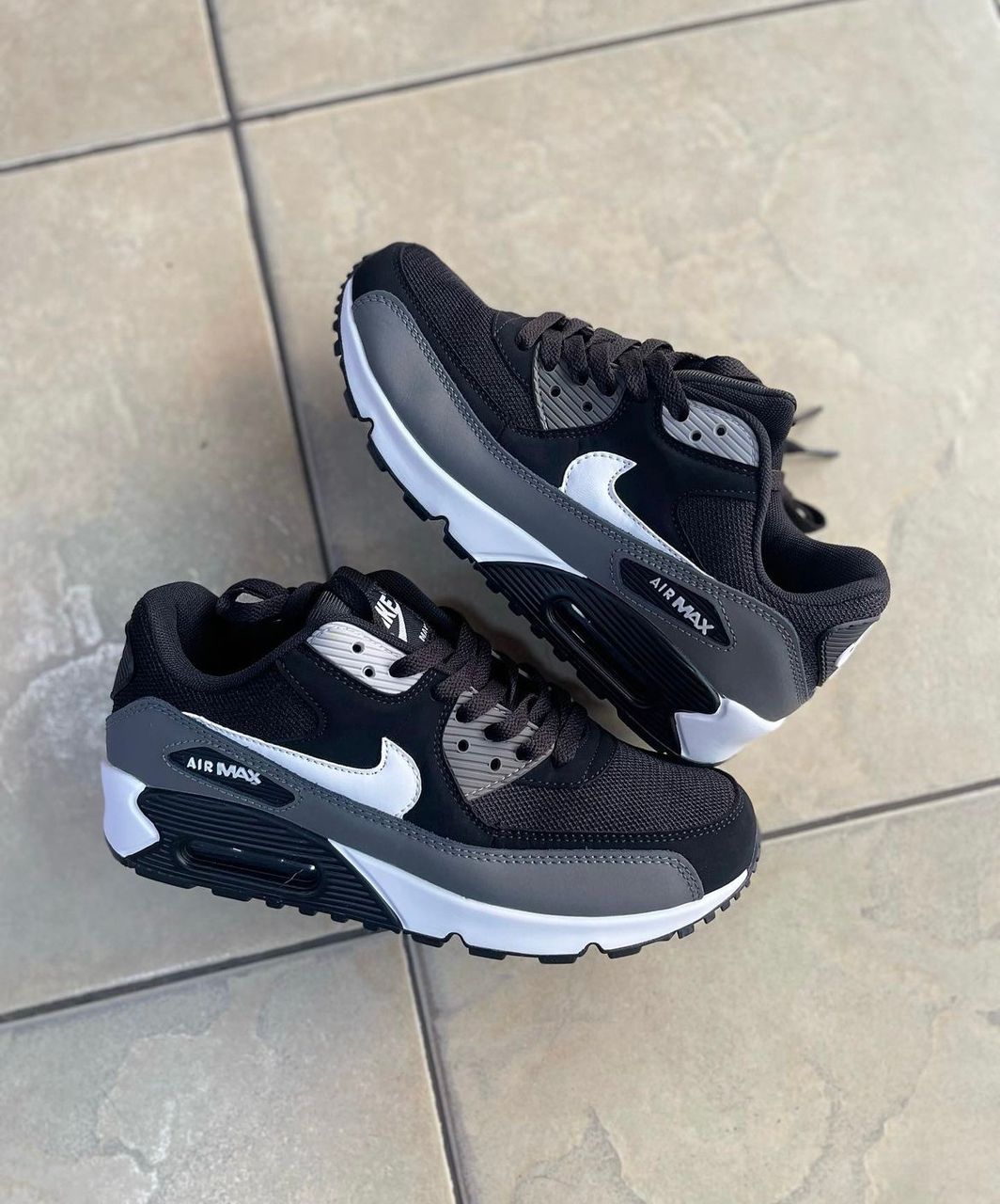 Airmax 90  Classic Mens and  Womens Shoes, Unisex  Comfortable Lace Up Sneakers Fashionable Unisex  Shoes Low Cut Sneakers Girls and Boys Sports Shoes




Sizes (39-44)