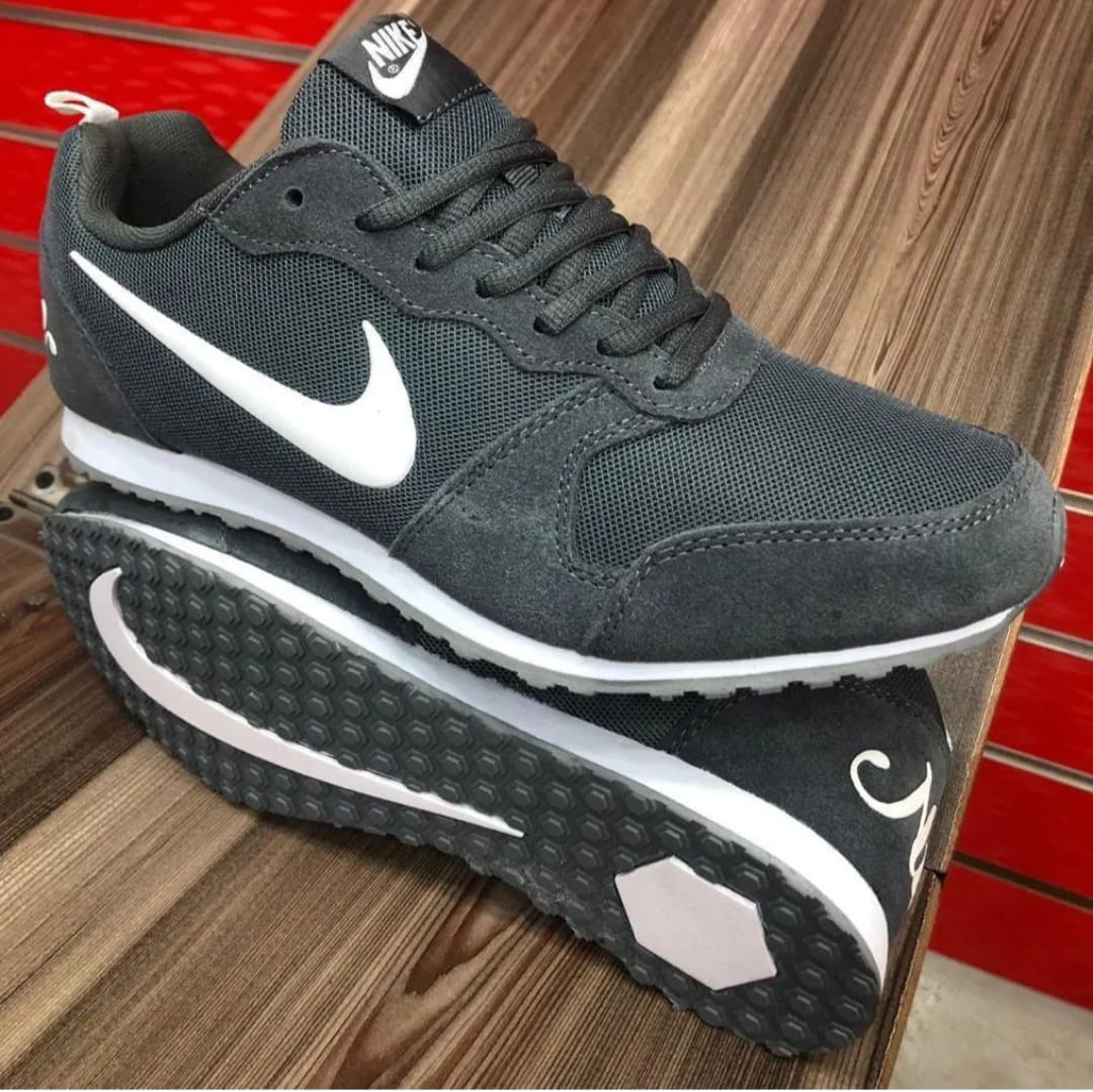 Classic Womens and Mens  Shoes Comfortable Lace Up Sneakers Unisex Fashionable Ladies  and Gentlemens Shoes Low Dunk Sneakers Girls and Boys Sports Shoes


Sizes 41-45