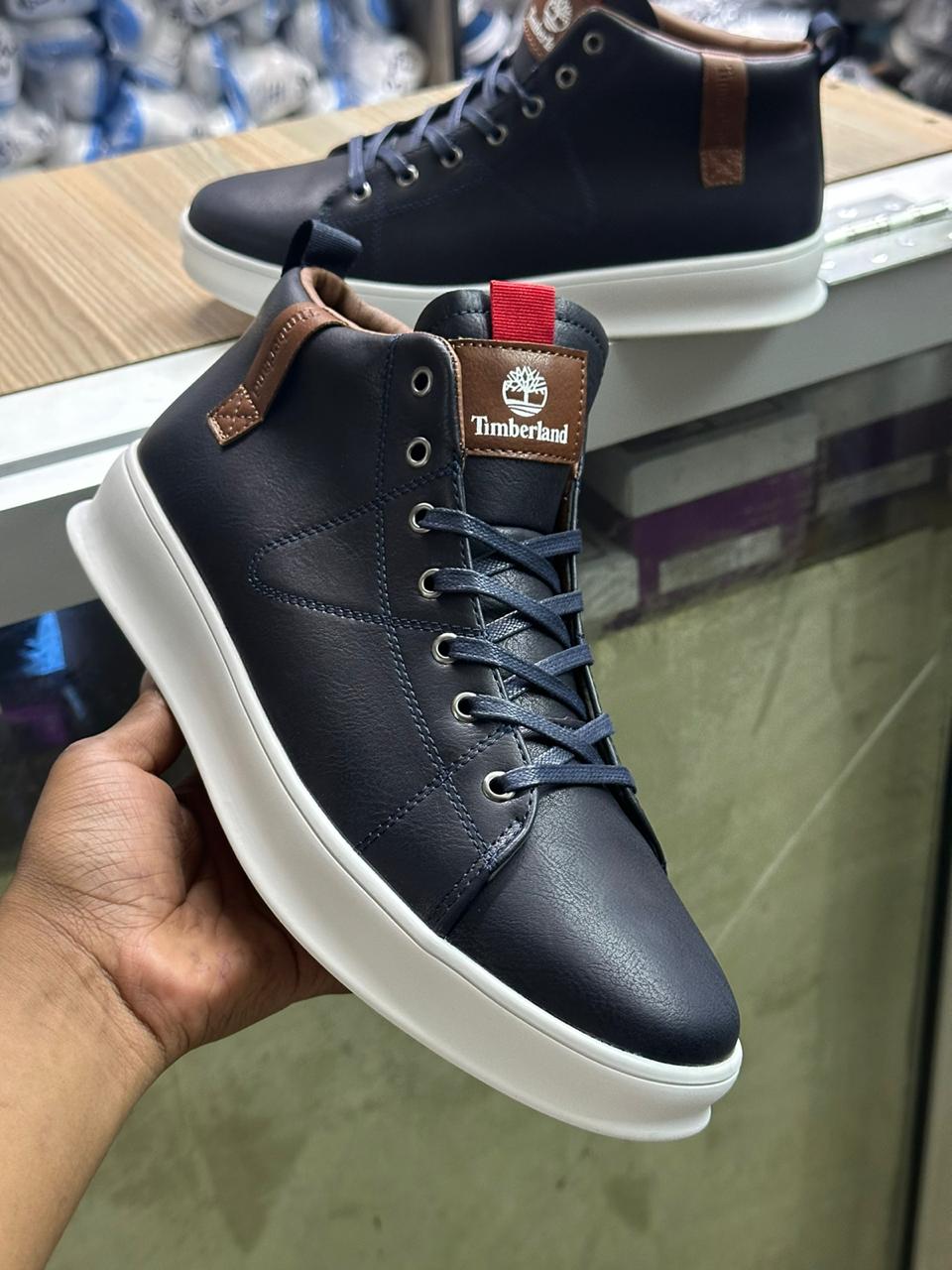 Timberland Casual Boots  Classic Mens and  Womens Shoes, Unisex  Comfortable Lace Up Sneakers Fashionable Unisex  Shoes High Cut Sneakers Girls and Boys Sports Shoes

Sizes (40-45)