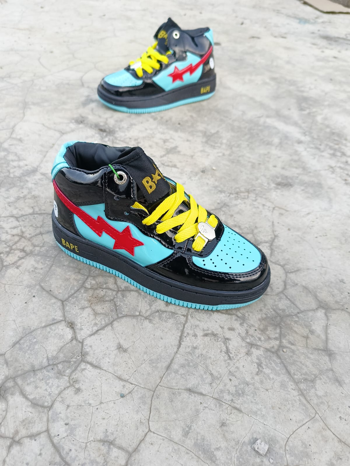 Bapesta High Boot kids Elegant  KIDS Boys and Girls Shoes Comfortable Babies Sneakers High Cut Sport Shoes


Sizes (31-36)