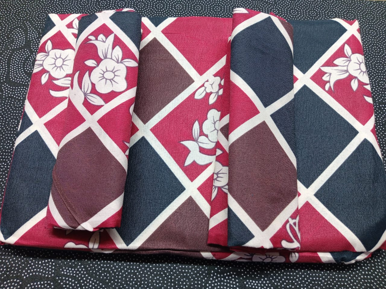 New Patterns 4 pcs of 5*6  Bedsheet Set Comes as 2pcs of Bedsheets and 2pcs of Pillow Cases Bedding Set