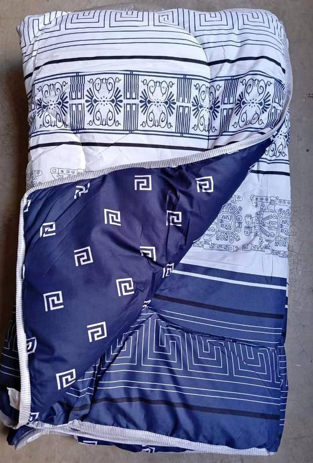 4pcs of 5*6 Binded Duvets Set comes as 1pc of Duvet, 1pc of Bedsheet and 2pcs of Pillow Cases Bedding Set 

✨1 pc duvet 
✨1 pc bedsheet 
✨2 pcs pillow cases 
▫️5x6