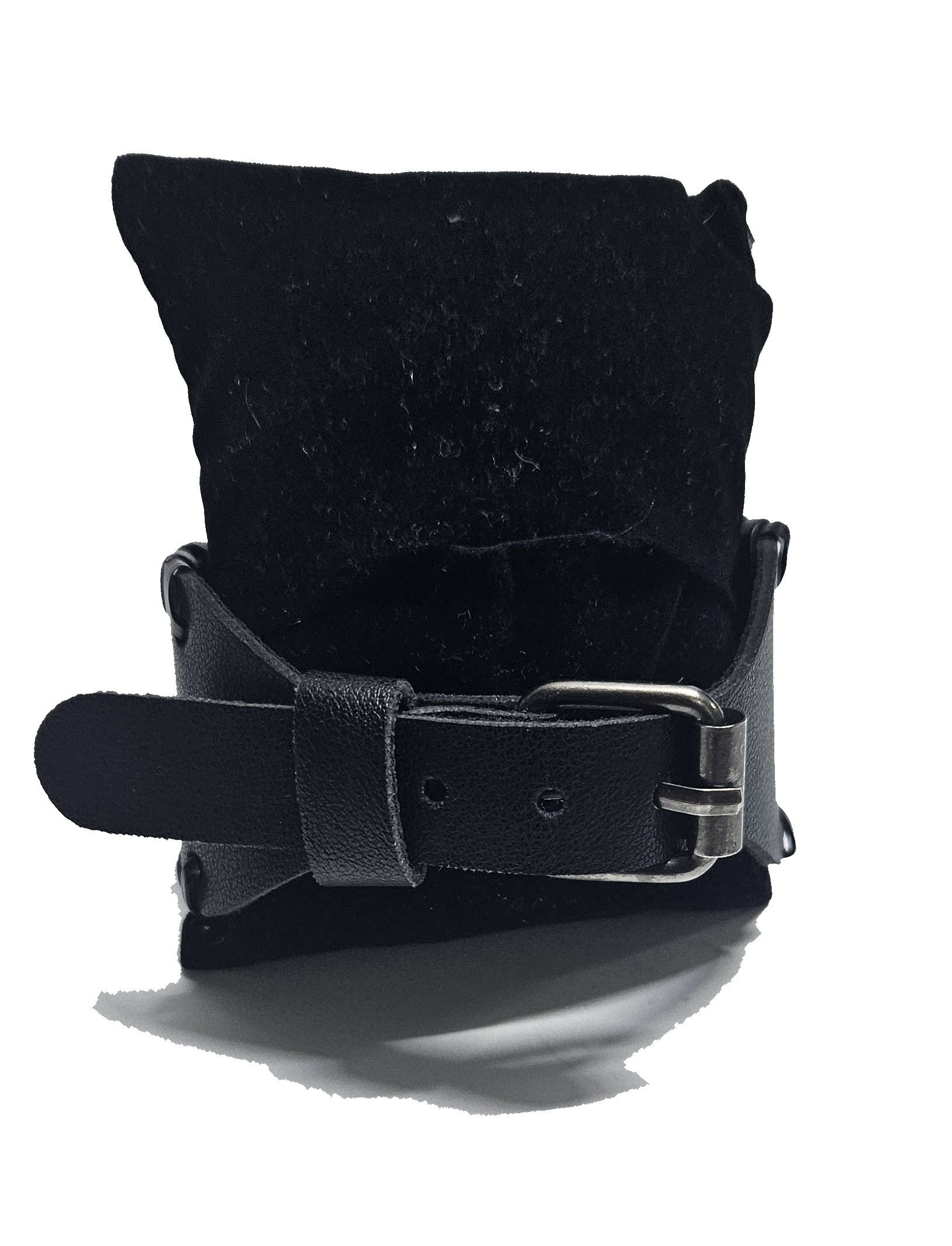 A thick leather engraved bracelet for men with a decoration of the "I Love Kenya