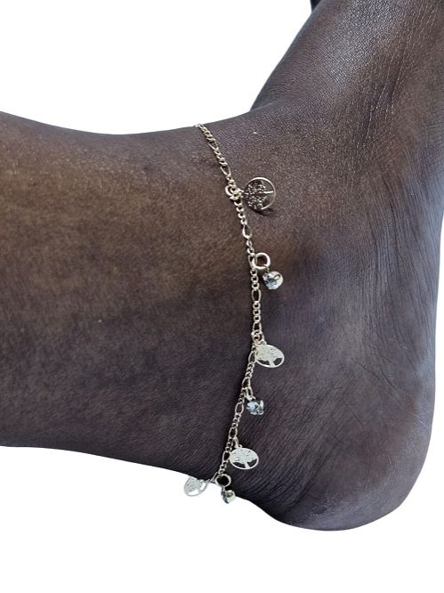 Ladies  tree of life golden anklet easy and comfortable to wear and are fashionable and best gift to offer to your friends.
