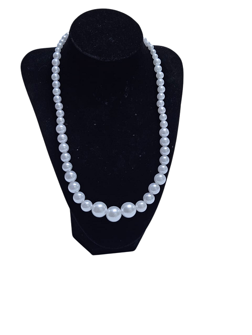 A white pearl necklace easy and comfortable to wear, very durable, fashionable, and a best gift to offer.