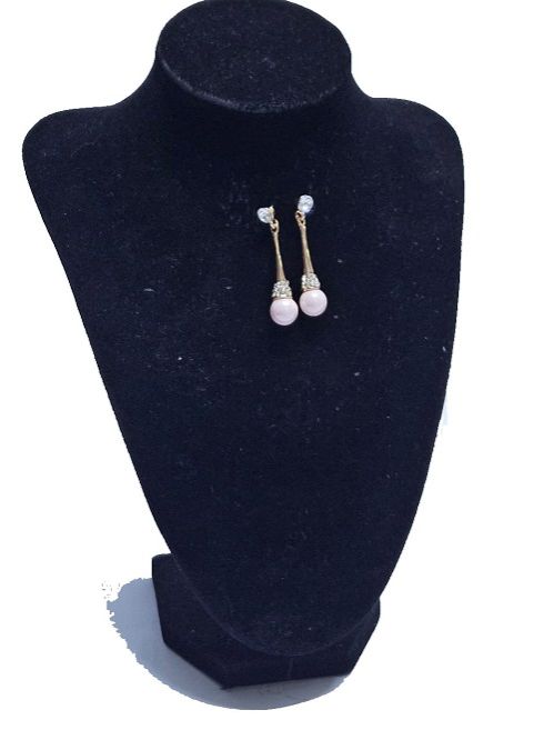 Ladies medium white cream pearl earrings easy and comfortable to wear, fashionable, durable and best gift to offer to your female friends