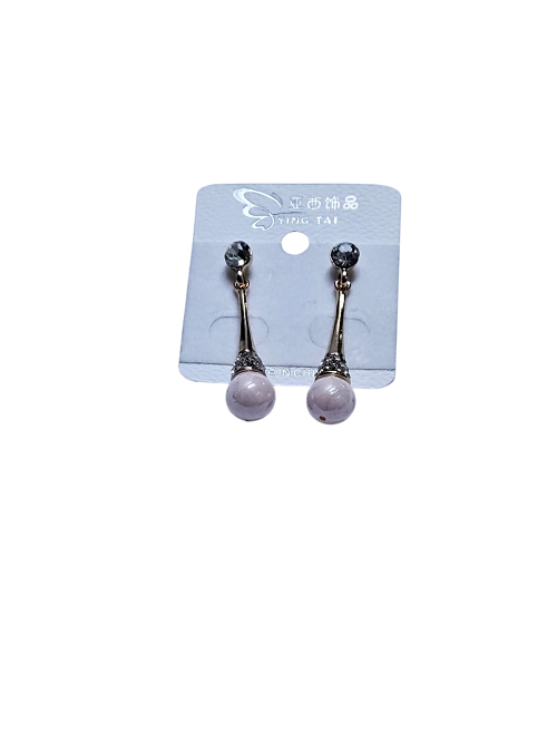 Ladies medium white cream pearl earrings easy and comfortable to wear, fashionable, durable and best gift to offer to your female friends