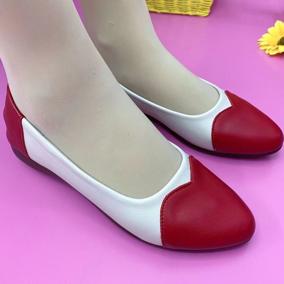 2023 Women's fashion casual breathable walking shoes