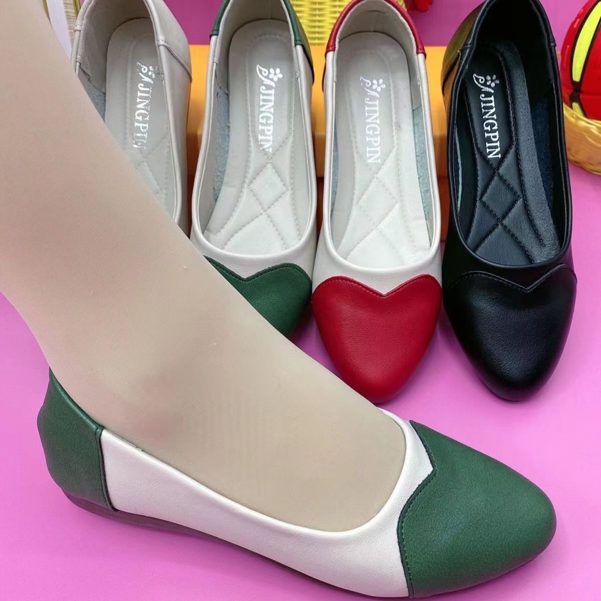 2023 Women's fashion casual breathable walking shoes