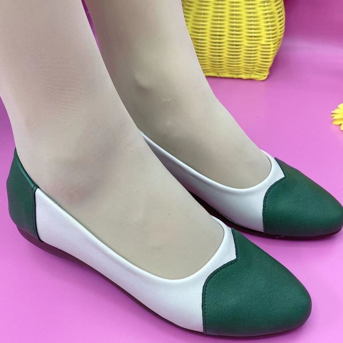 2023 Women's fashion casual breathable walking shoes