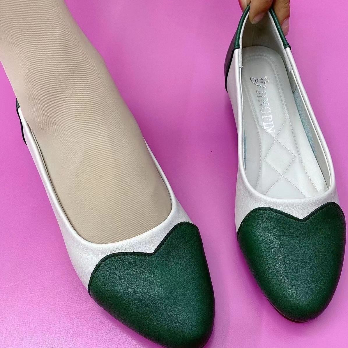 2023 Women's fashion casual breathable walking shoes