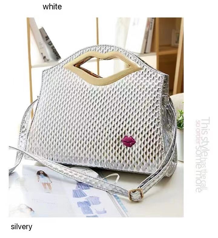 Diamond Heart Evening Bag Wedding and Dance Bag with Ele Handbag Design for Special Occasions