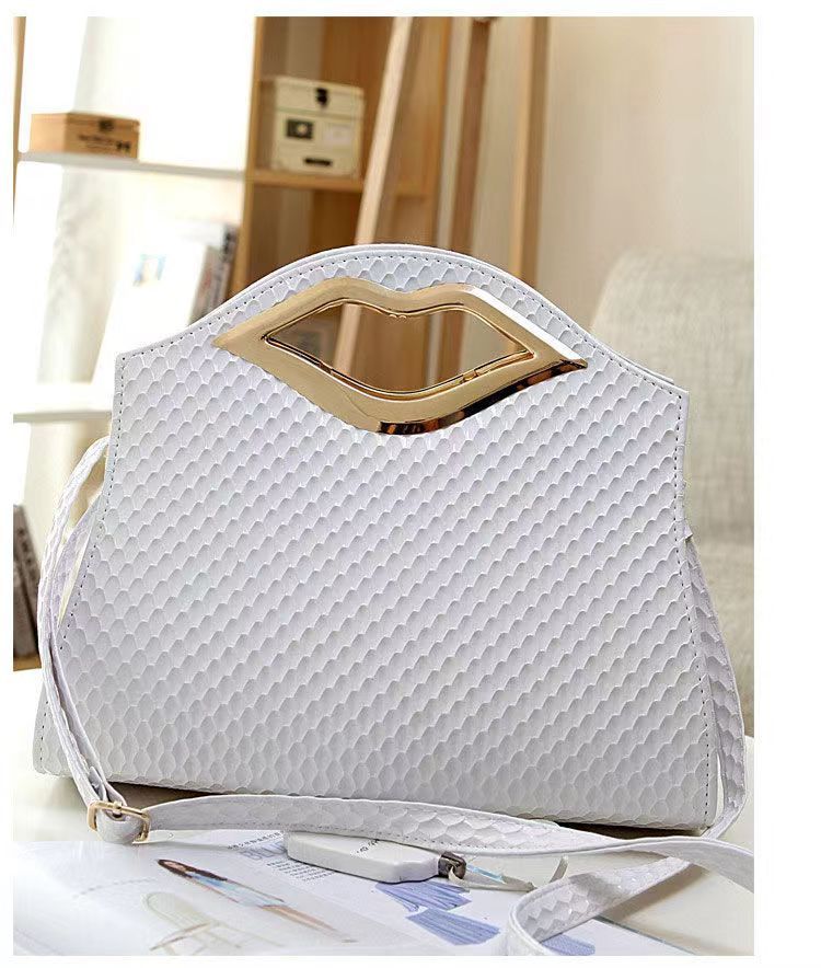 Diamond Heart Evening Bag Wedding and Dance Bag with Ele Handbag Design for Special Occasions