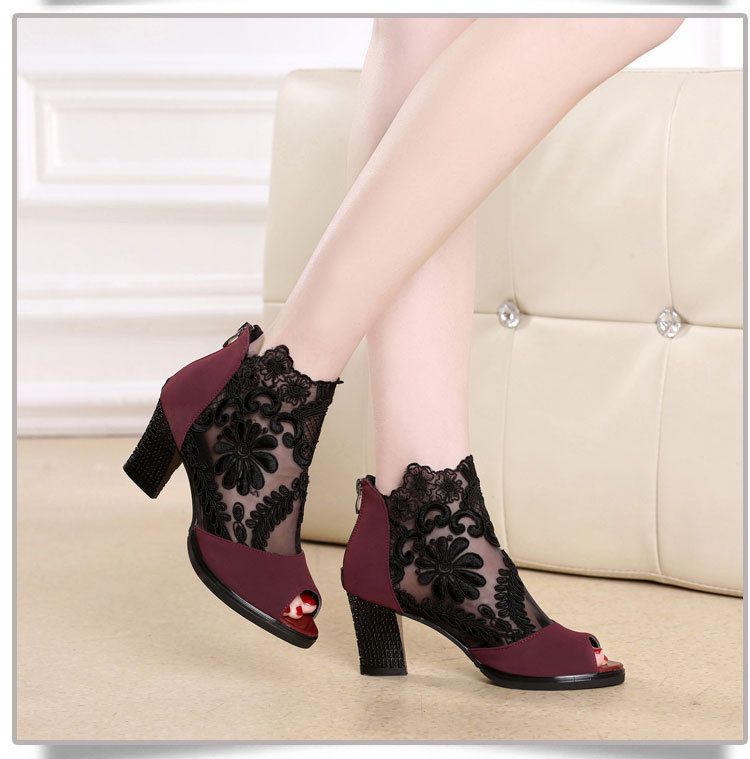 High heeled sandals for women with a comfortable fish mouth. Thick heels, breathable mesh and back zipper for women's cool boots.