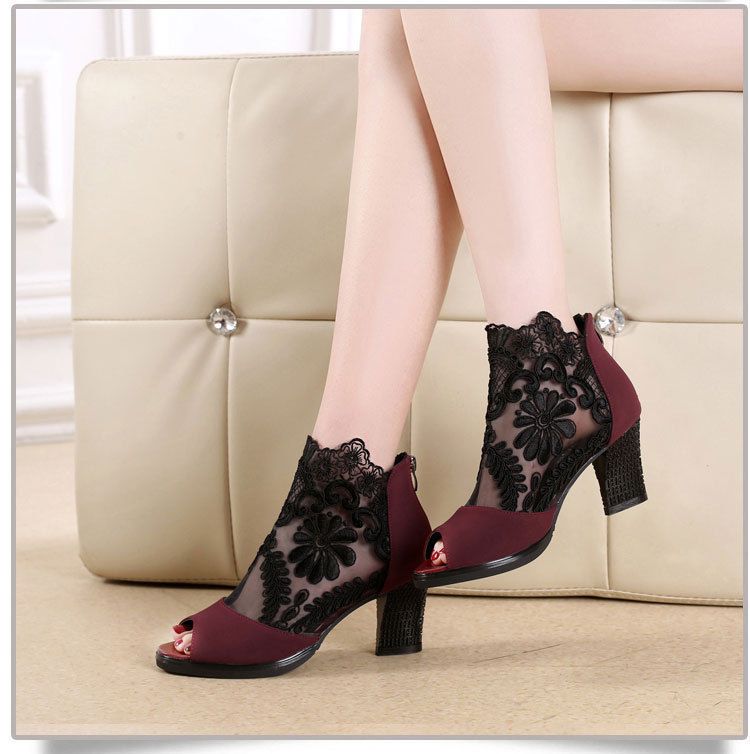 High heeled sandals for women with a comfortable fish mouth. Thick heels, breathable mesh and back zipper for women's cool boots.