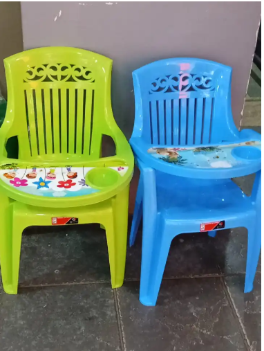 2 in 1 Toto chair with feeding table The 3-point restraint system makes sure your little one is secure and comfortable during feeding time