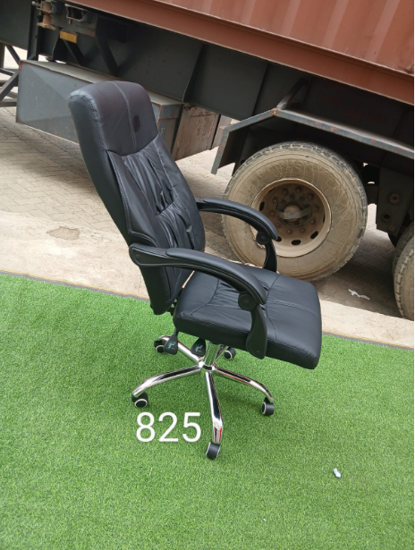 Executive Leather High Back OFFICE Leather chair with arm and rolling wheels
