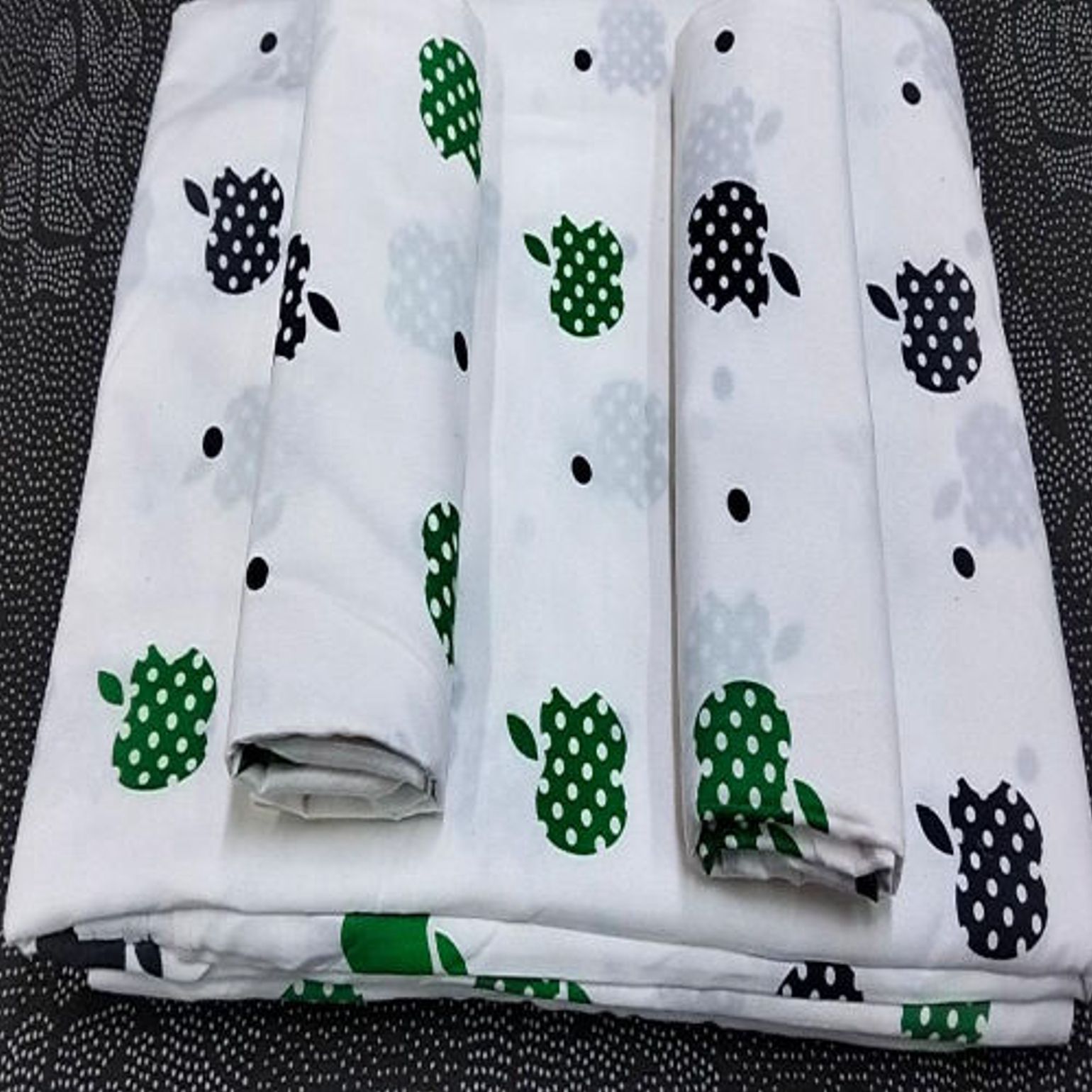5*6 4 pc bedsheets (2 pcs Bedsheets  2 pcs pillow cases) Its soft, smooth and comfortable to touch and lie on. Its made of cotton. Its easy to clean and iron