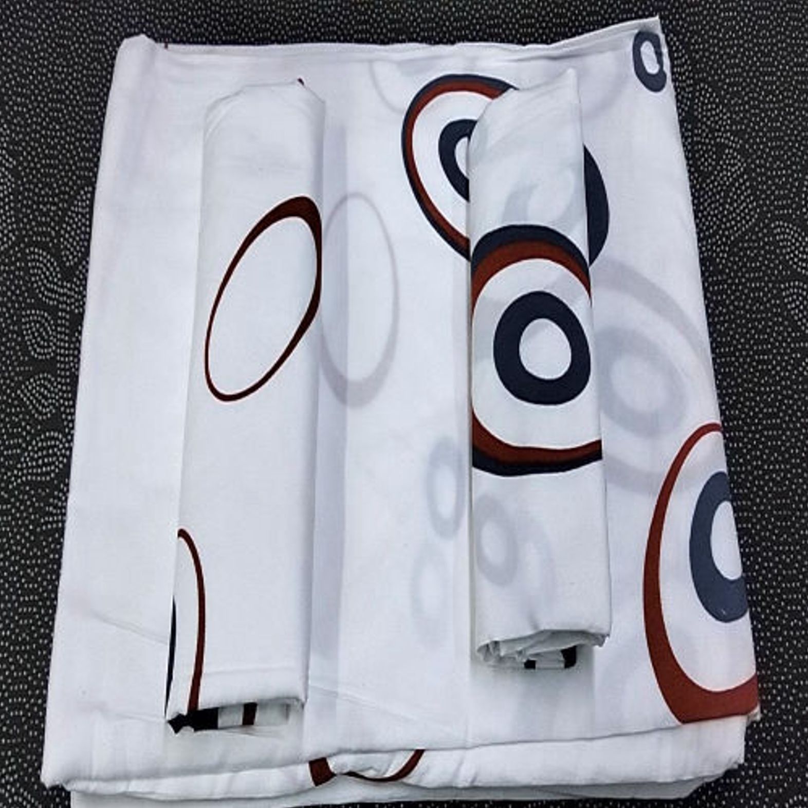 5*6 4 pc bedsheets (2 pcs Bedsheets  2 pcs pillow cases) Its soft, smooth and comfortable to touch and lie on. Its made of cotton. Its easy to clean and iron