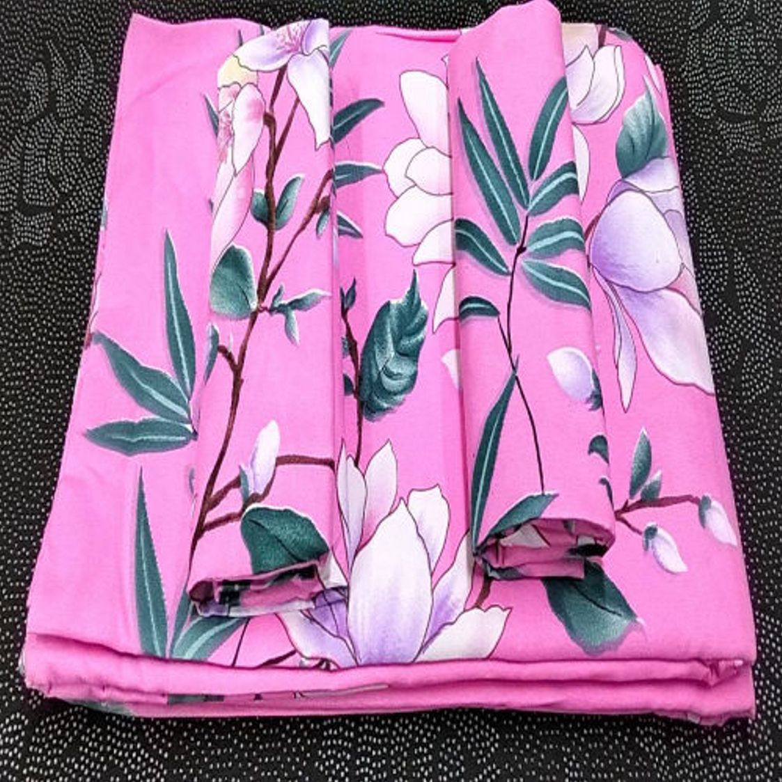 5*6 4 pc bedsheets (2 pcs Bedsheets  2 pcs pillow cases) Its soft, smooth and comfortable to touch and lie on. Its made of cotton. Its easy to clean and iron