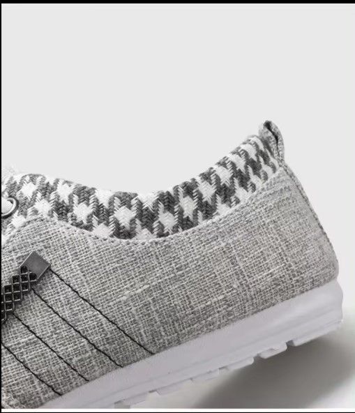 Step Into Comfort And Style With These Men's Shoes Men's Casual Lace-Up Shoes, Designed For Everyday wear. Perfect For Both Casual Outings And Semi-Formal Occasion. Breathable Men's Canvas Shoes , Sof