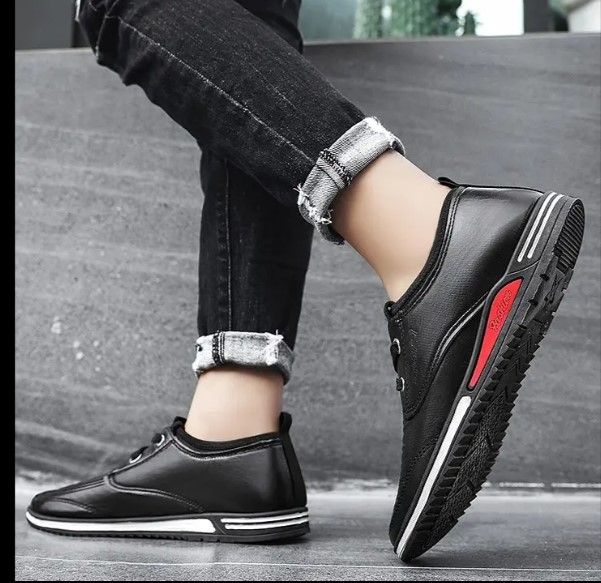 New Men's Shoes –Stylish And Versatile Casual sneakers. Lightweight Leather Design Combines Comfort And Fashion, Perfect For Everyday wear. Soft Soles For Ultimate Comfort  Ideal For Office/Casual