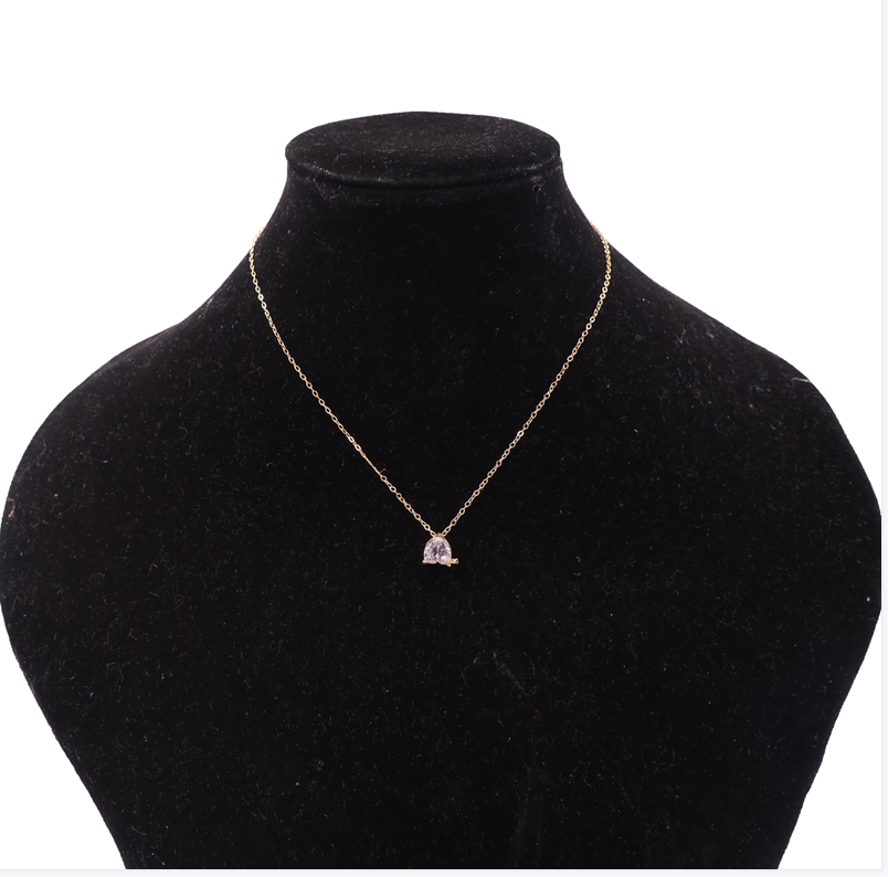 Elegant Heart-Shaped Pendant Necklace. Add A Touch Of Sophistication And Romance To Your Jewelry Collection With This Stunning Heart-shaped Pendant Necklace