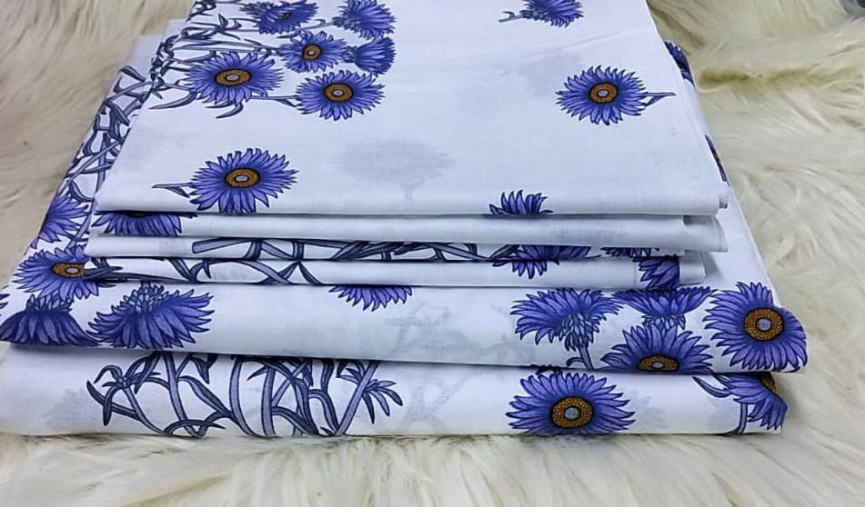 6pcs of 6*7 Both Print pattern Cotton bedsheets set comes as 2pcs Bedsheets and 4pcs Pillow Cases Bedding Set