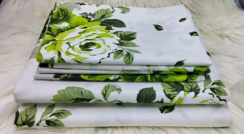 6pcs of 6*7 Both Print pattern Cotton bedsheets set comes as 2pcs Bedsheets and 4pcs Pillow Cases Bedding Set