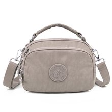 Bobbie Mini Shoulder Bag for Women, New Trendy French Indie Fashion Crossbody Bag, Versatile Mom's Phone Bag

Product Attributes:
Color: Classic Black, Light Gray, Light Brown, Mint Green, Dark Blue,