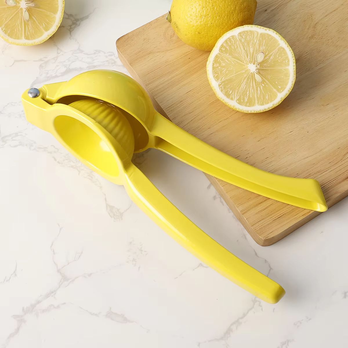 【Hot sales】Household manual lemon squeezer Aluminum Alloy hand press Orange juice machine Portable practical kitchen tools