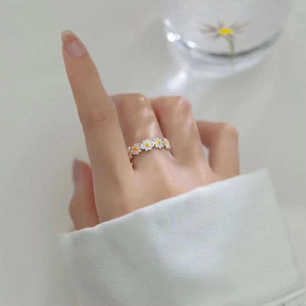 Trendy Daisy Flowers Rings Sweet Exquisite Enamel Sunflower Open Ring Fashion New Flower Shaped Jewelry Gift for Women Girls