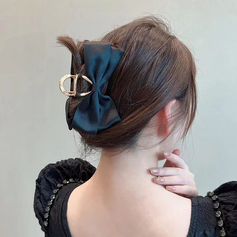 12CM Large Satin Bow Hair Claw｜Viral Hairpins for Girls (Sweet & Trendy Hair Accessories)