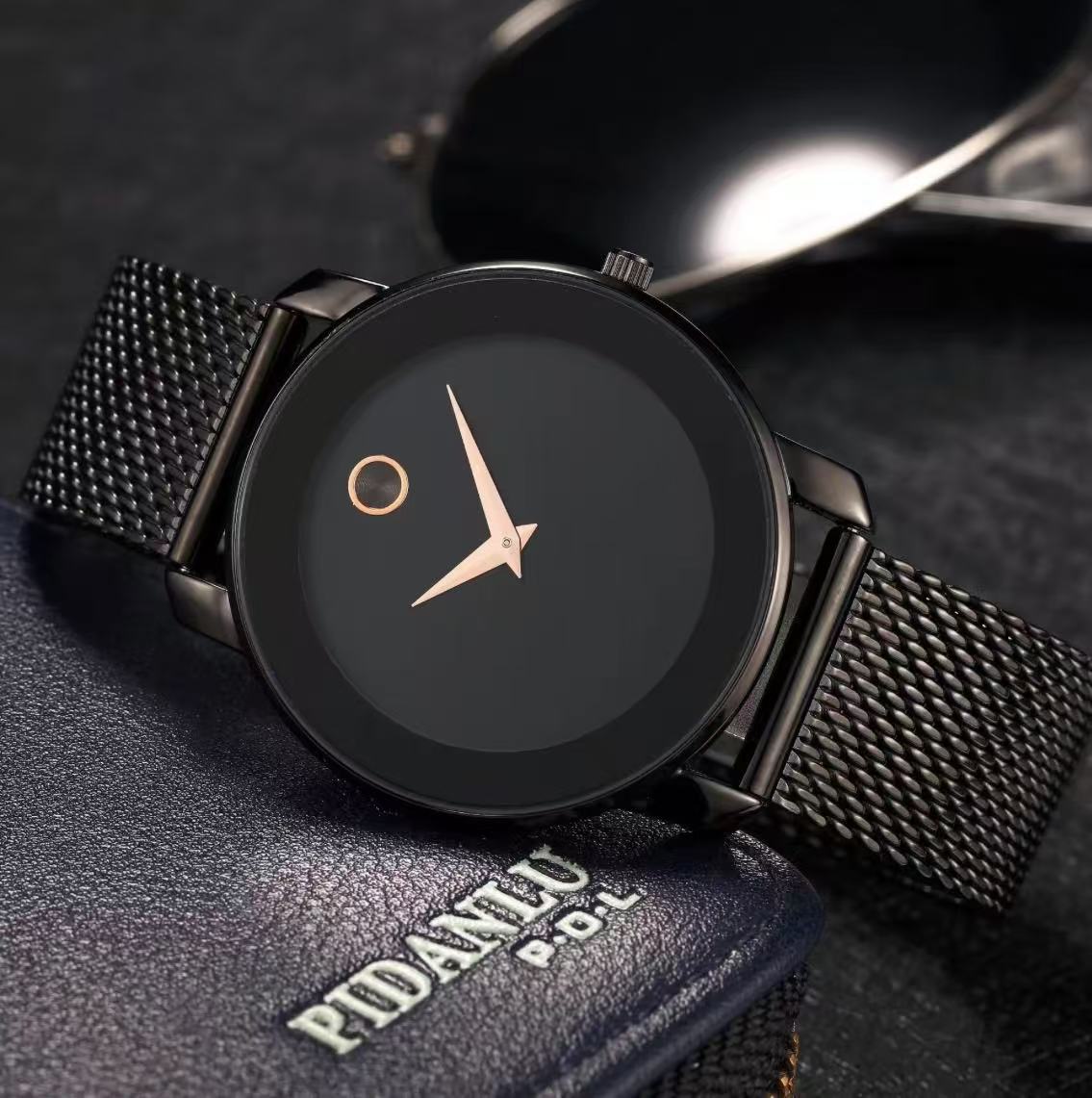 Ultra-thin Stainless Steel Mesh-band Business Men's Quartz Watch, Classic, Simple and Stylish, Made of Stainless Steel Alloy.