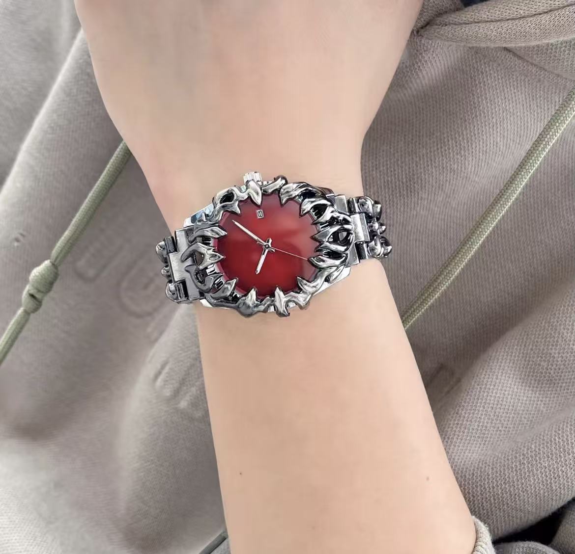 Fashionable European And American Claw Men's Watch, Style Retro European And American Watch, Irregular Claw High-End Hip-Hop Watch