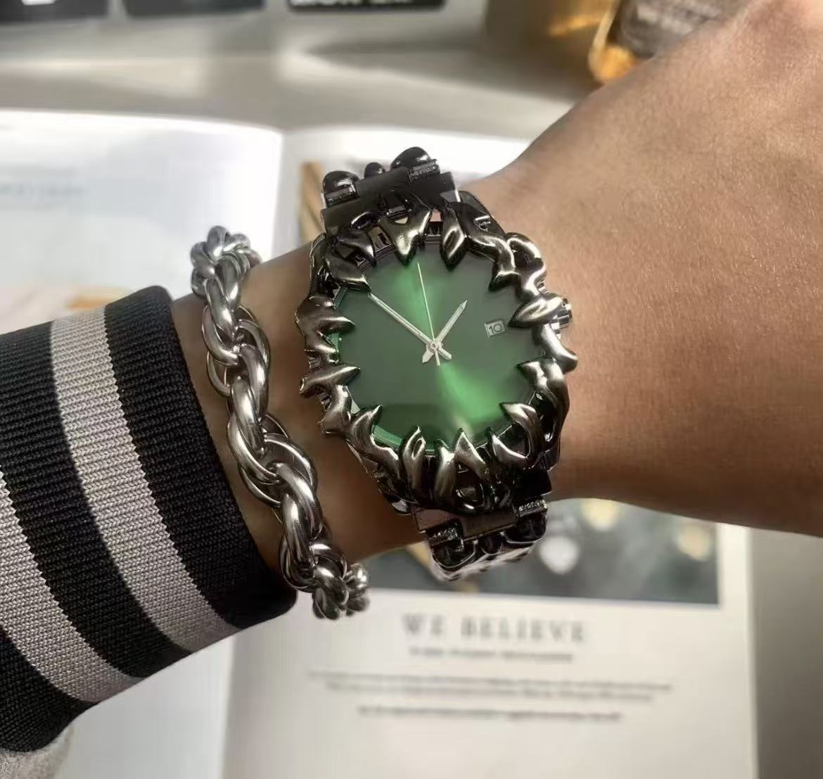 Fashionable European And American Claw Men's Watch, Style Retro European And American Watch, Irregular Claw High-End Hip-Hop Watch