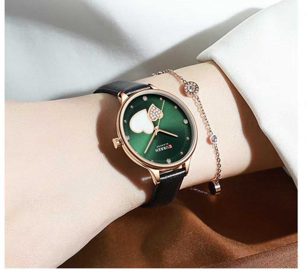 CURREN 9077 Belt Watch Water-Resistant Quartz Watch Heart-Shaped Rhinestone Fashion Leather Strap Watch Women's Watch, Adopting Japanese Movement, Acrylic Crystal