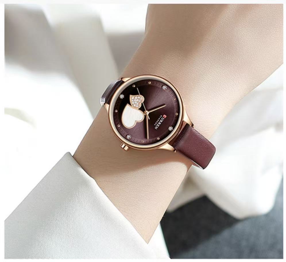 CURREN 9077 Belt Watch Water-Resistant Quartz Watch Heart-Shaped Rhinestone Fashion Leather Strap Watch Women's Watch, Adopting Japanese Movement, Acrylic Crystal