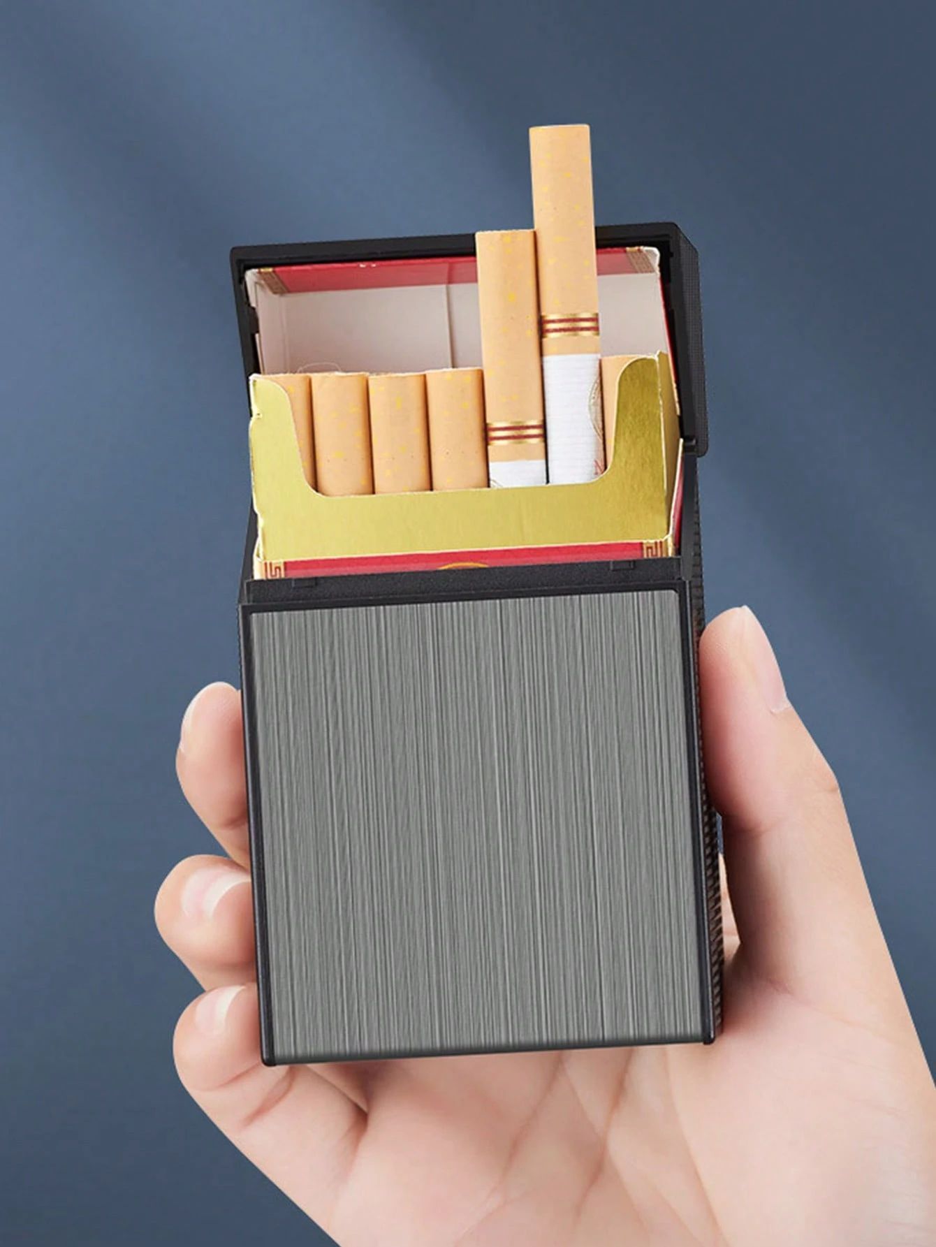 20-Cigarette Capacity Metal Cigarette Case with Built-in Lighter Cigarette Box Kabati Ya Sigareti Na Lighter Ndani