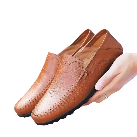 Men Leather Casual Shoes Loafers New Fashion Luxury Brand Moccasin Comfortable Breathable Boat Driving Brown Leather Shoes