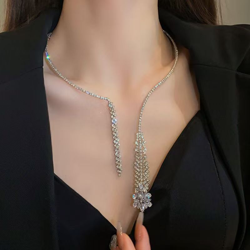 Diamond studded zircon tassel necklace, European and American high-end collar, temperament collarbone chain