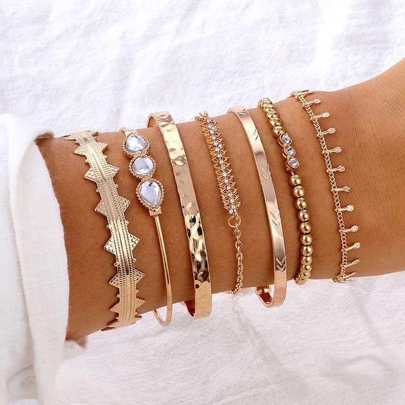 7 Pieces Women's Gold Bangle Bracelet - Multi-Layer Stackable Textured Bracelet Bohemian Jewelry Set.