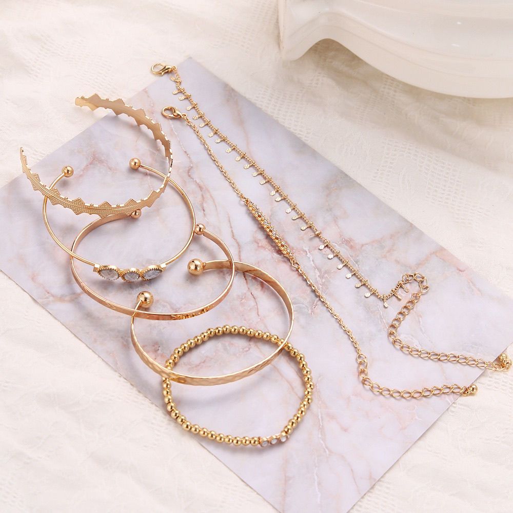 7 Pieces Women's Gold Bangle Bracelet - Multi-Layer Stackable Textured Bracelet Bohemian Jewelry Set.