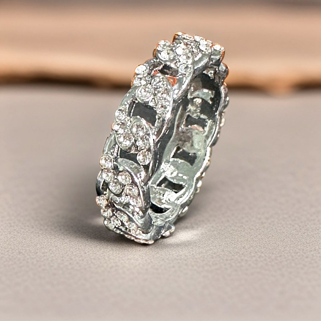 Hip hop bracelet watch necklace 4 pieces/set Diamond watch Hip hop Water Ghost American watch Luxury and atmospheric high-end silver watch（1*watch 1*bracelet 1*ring 1*necklace）